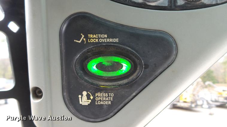 image for item DE4949 2009 Bobcat S150 skid steer