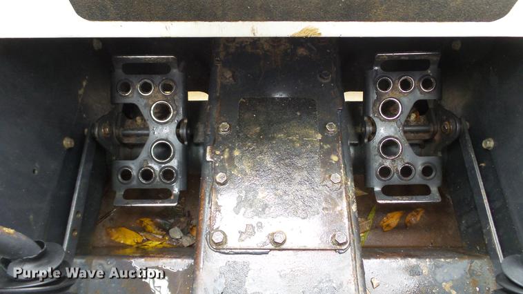 image for item DE4949 2009 Bobcat S150 skid steer