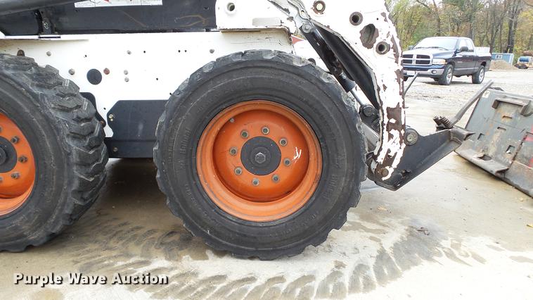 image for item DE4949 2009 Bobcat S150 skid steer