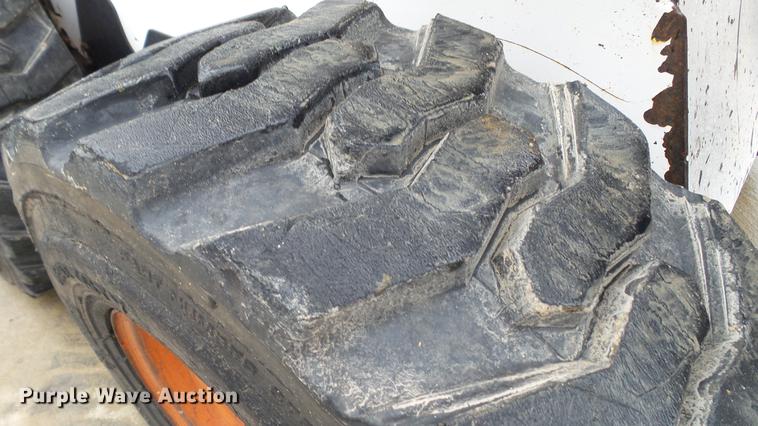 image for item DE4949 2009 Bobcat S150 skid steer