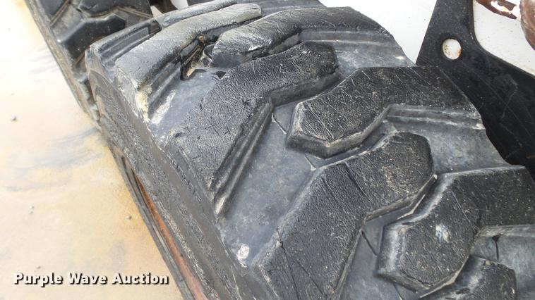 image for item DE4949 2009 Bobcat S150 skid steer