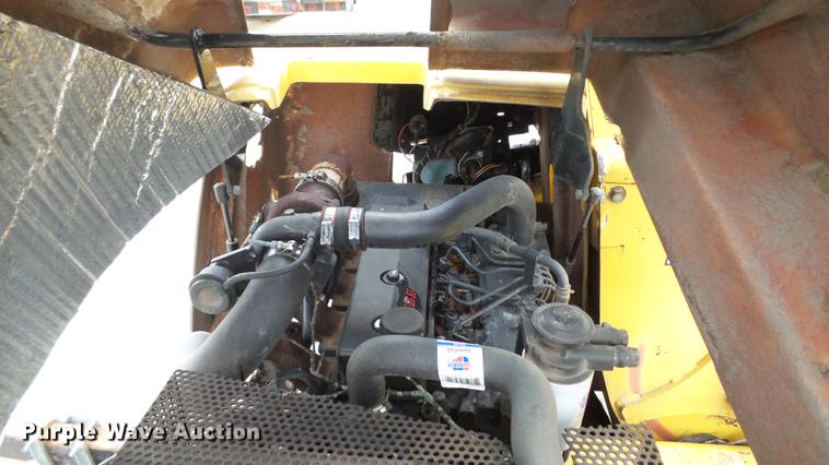 image for item DE4960 2003 Vermeer BC1000XL wood chipper