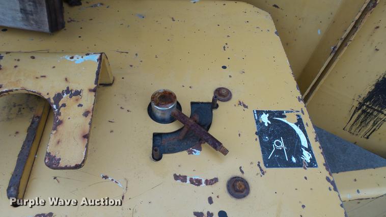 image for item DE4960 2003 Vermeer BC1000XL wood chipper