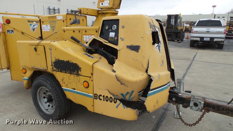 image for item DE4960 2003 Vermeer BC1000XL wood chipper