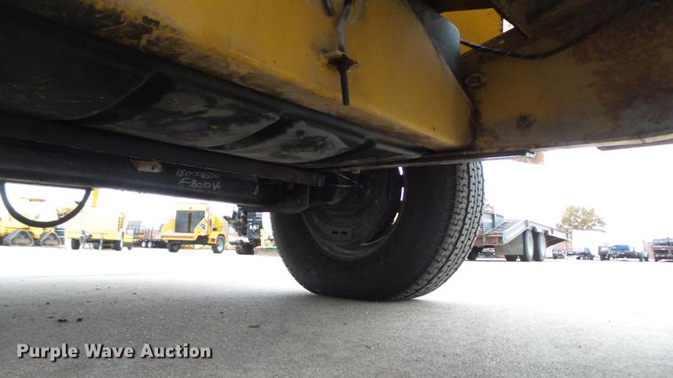 image for item DE4960 2003 Vermeer BC1000XL wood chipper