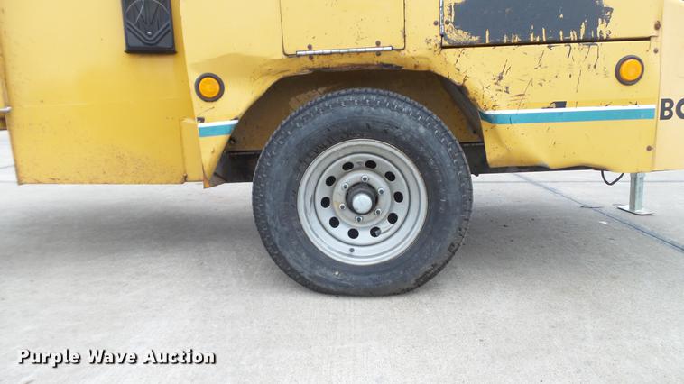 image for item DE4960 2003 Vermeer BC1000XL wood chipper