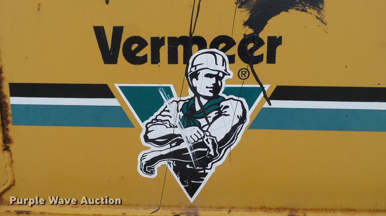 image for item DE4960 2003 Vermeer BC1000XL wood chipper