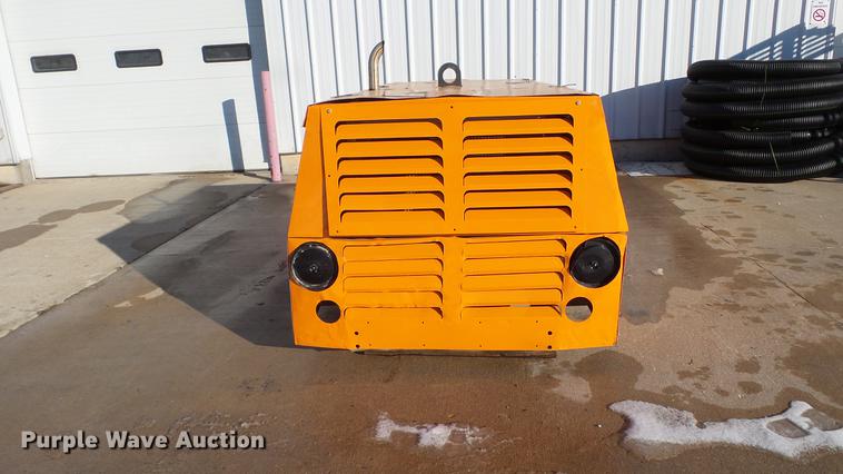 image for item DE4987 2006 Sullivan Palatek D210011JDB air compressor