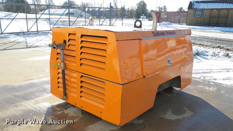 image for item DE4987 2006 Sullivan Palatek D210011JDB air compressor