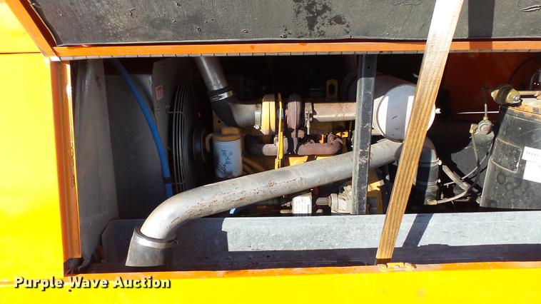 image for item DE4987 2006 Sullivan Palatek D210011JDB air compressor