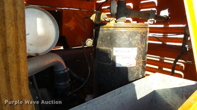 image for item DE4987 2006 Sullivan Palatek D210011JDB air compressor