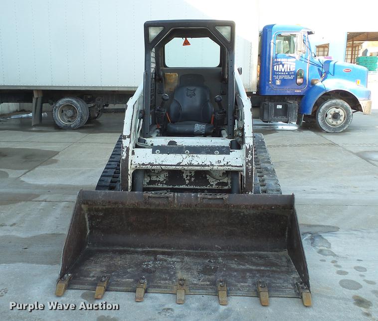 image for item DE4988 2012 Bobcat T180 skid steer