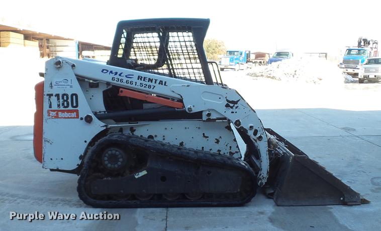 image for item DE4988 2012 Bobcat T180 skid steer