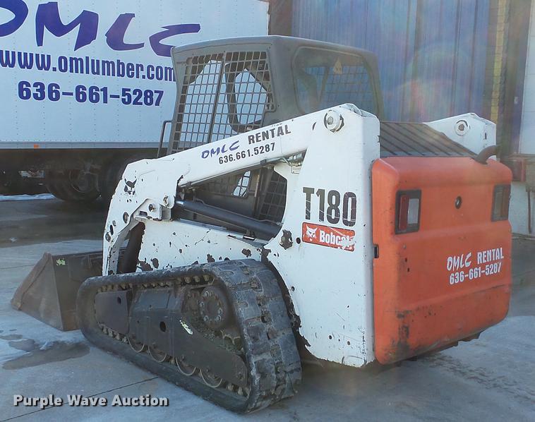 image for item DE4988 2012 Bobcat T180 skid steer
