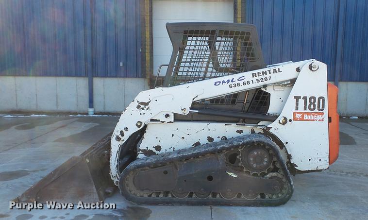 image for item DE4988 2012 Bobcat T180 skid steer