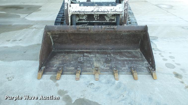 image for item DE4988 2012 Bobcat T180 skid steer