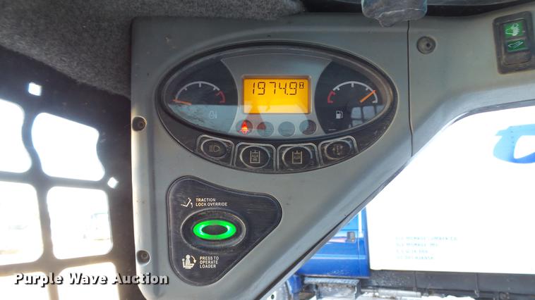 image for item DE4988 2012 Bobcat T180 skid steer