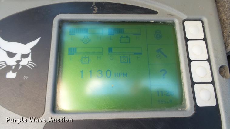 image for item DE4988 2012 Bobcat T180 skid steer