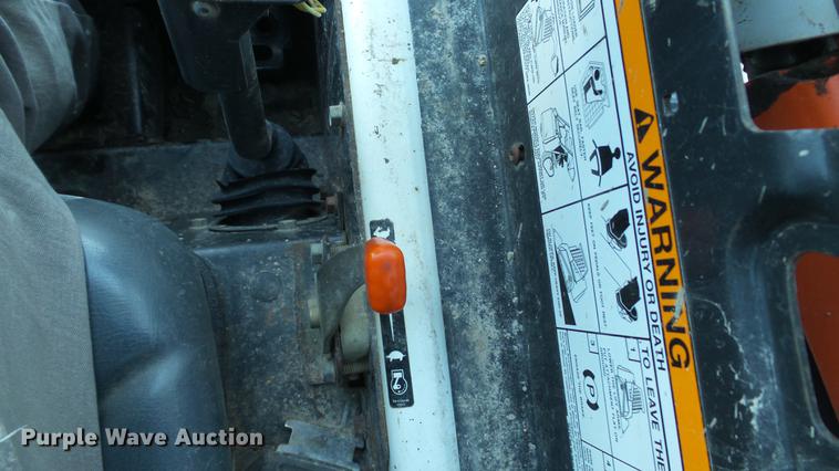 image for item DE4988 2012 Bobcat T180 skid steer