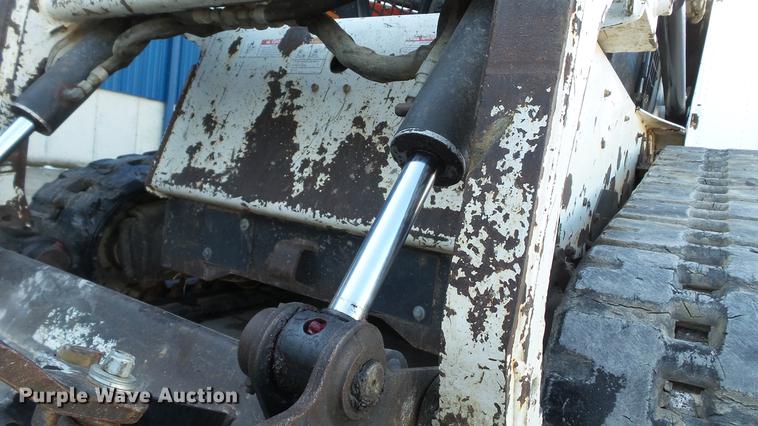 image for item DE4988 2012 Bobcat T180 skid steer