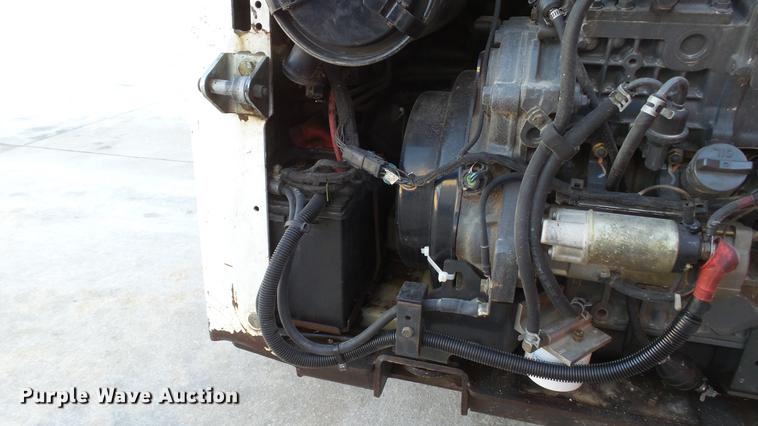 image for item DE4988 2012 Bobcat T180 skid steer