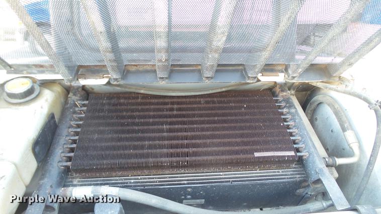 image for item DE4988 2012 Bobcat T180 skid steer