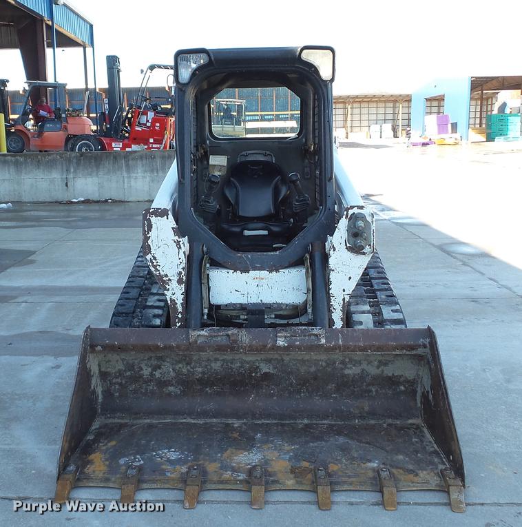 image for item DE4989 2013 Bobcat T550 skid steer