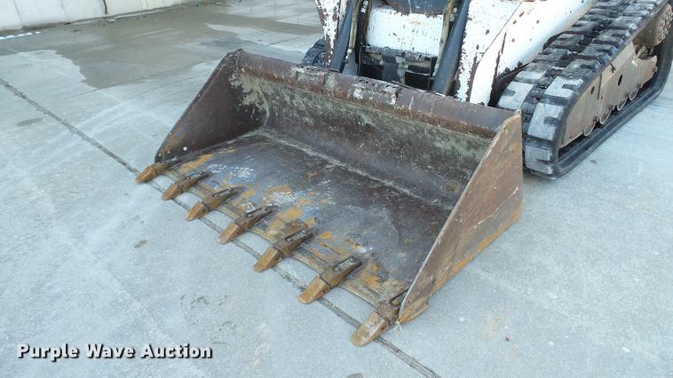 image for item DE4989 2013 Bobcat T550 skid steer
