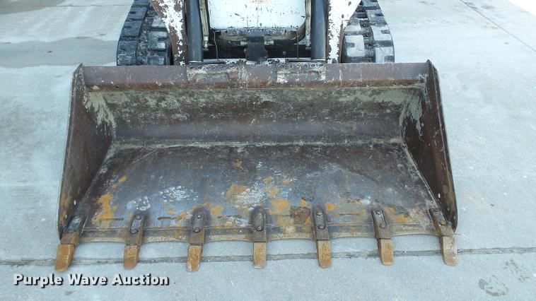 image for item DE4989 2013 Bobcat T550 skid steer