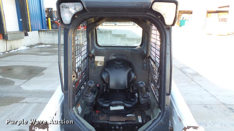 image for item DE4989 2013 Bobcat T550 skid steer