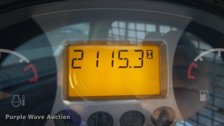 image for item DE4989 2013 Bobcat T550 skid steer