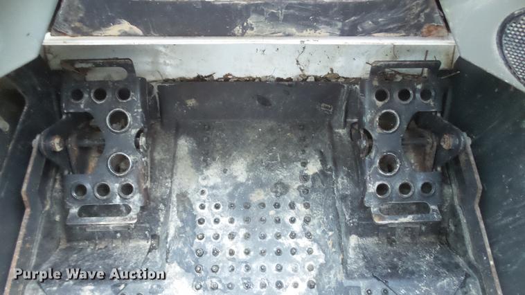 image for item DE4989 2013 Bobcat T550 skid steer
