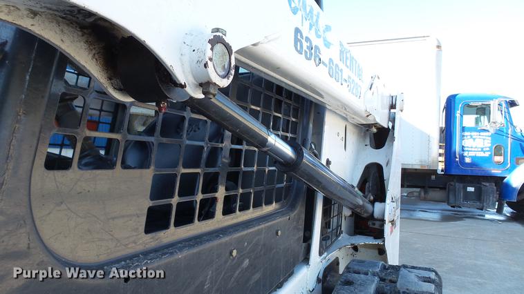 image for item DE4989 2013 Bobcat T550 skid steer