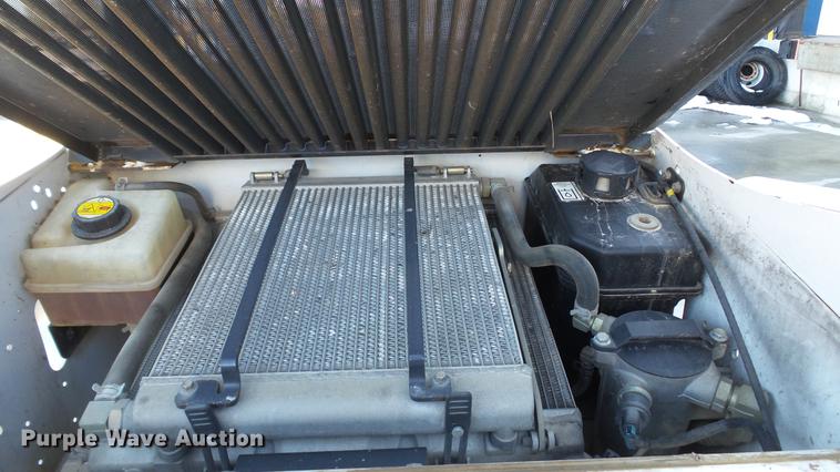 image for item DE4989 2013 Bobcat T550 skid steer