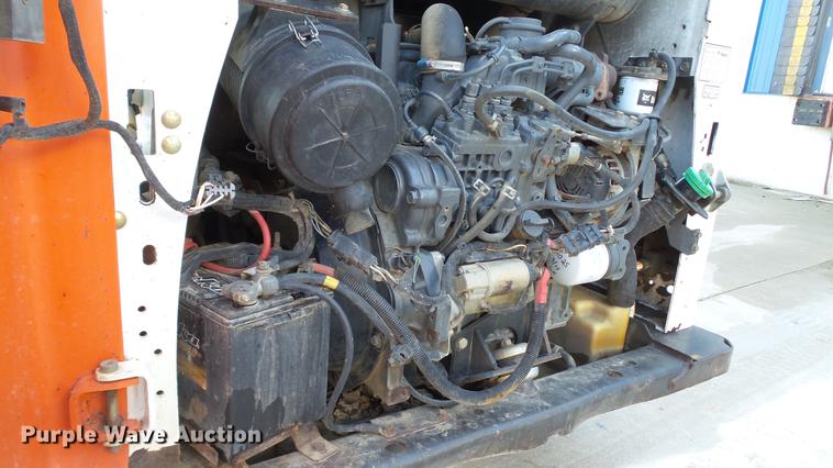 image for item DE4989 2013 Bobcat T550 skid steer