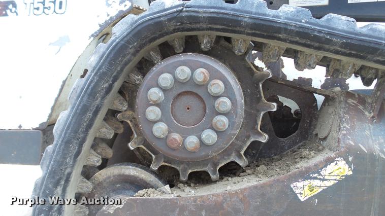 image for item DE4989 2013 Bobcat T550 skid steer