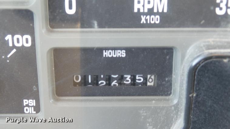 image for item DE4991 2000 International 4700 dump flatbed truck