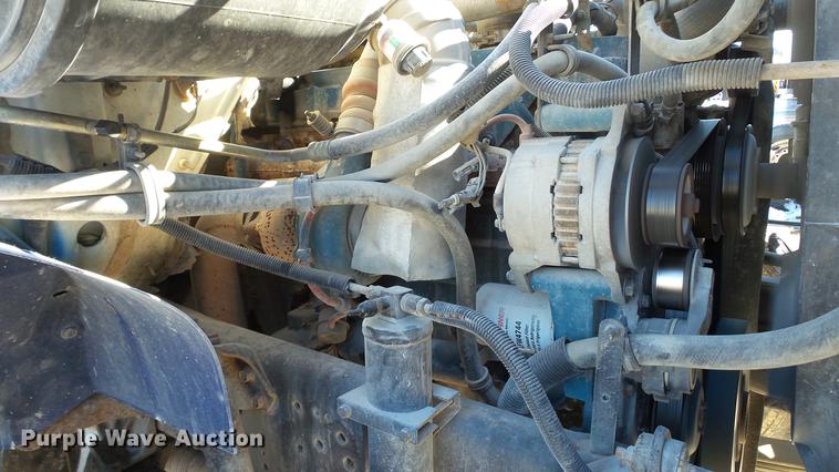 image for item DE4991 2000 International 4700 dump flatbed truck