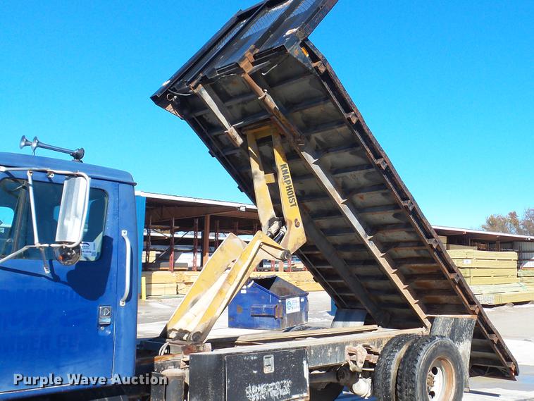 image for item DE4991 2000 International 4700 dump flatbed truck