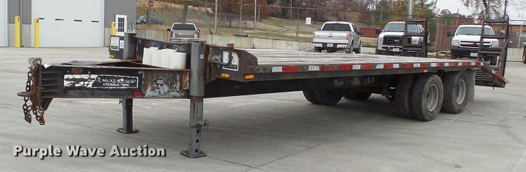 image for item DE5000 2001 Mac-lander equipment trailer