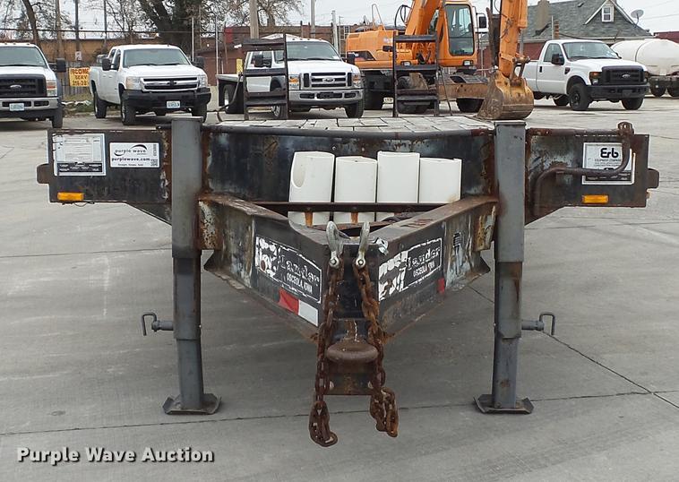 image for item DE5000 2001 Mac-lander equipment trailer