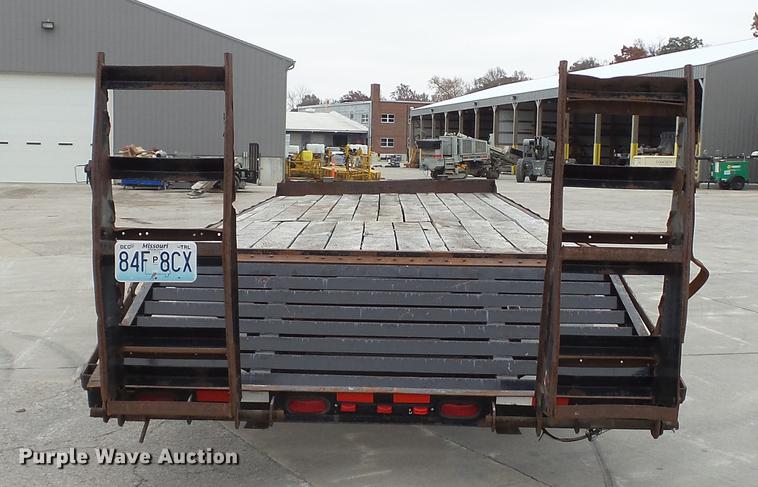 image for item DE5000 2001 Mac-lander equipment trailer