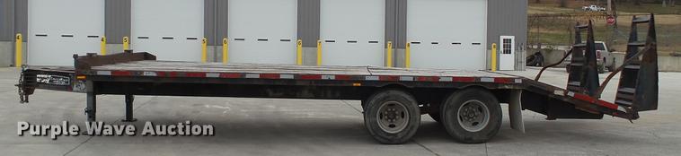 image for item DE5000 2001 Mac-lander equipment trailer