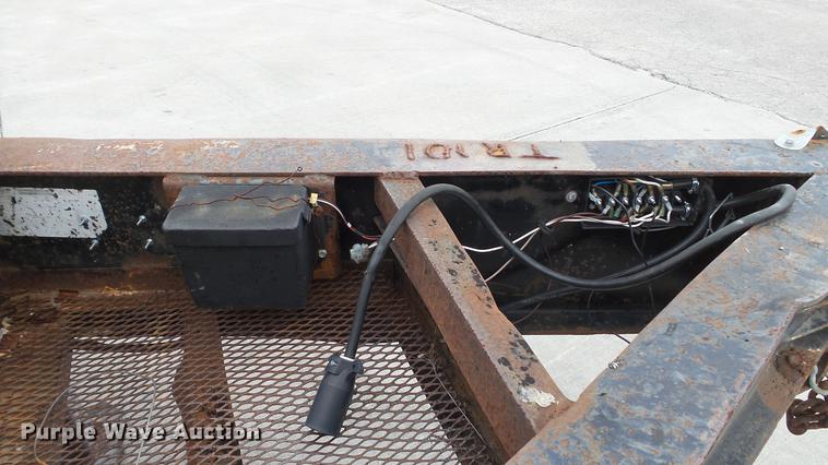 image for item DE5000 2001 Mac-lander equipment trailer