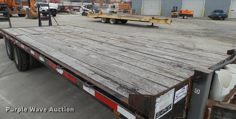 image for item DE5000 2001 Mac-lander equipment trailer