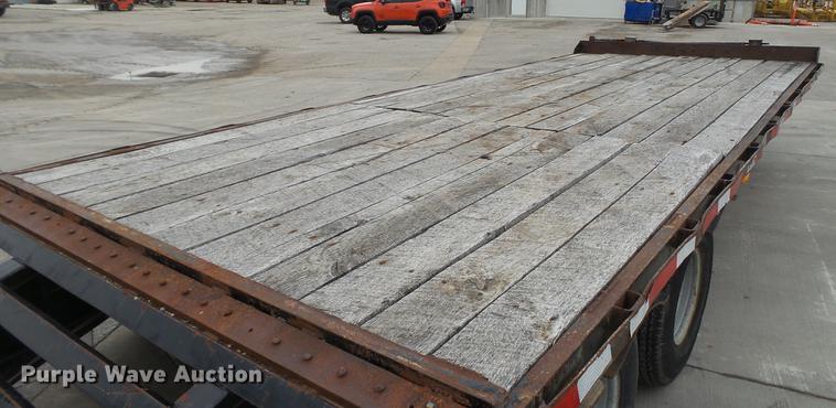 image for item DE5000 2001 Mac-lander equipment trailer