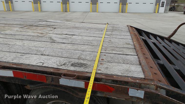 image for item DE5000 2001 Mac-lander equipment trailer