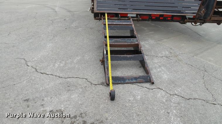image for item DE5000 2001 Mac-lander equipment trailer