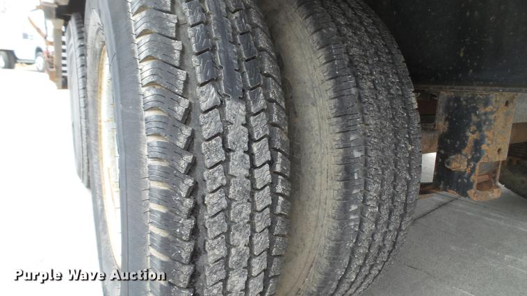 image for item DE5000 2001 Mac-lander equipment trailer