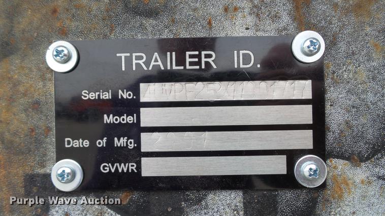 image for item DE5000 2001 Mac-lander equipment trailer